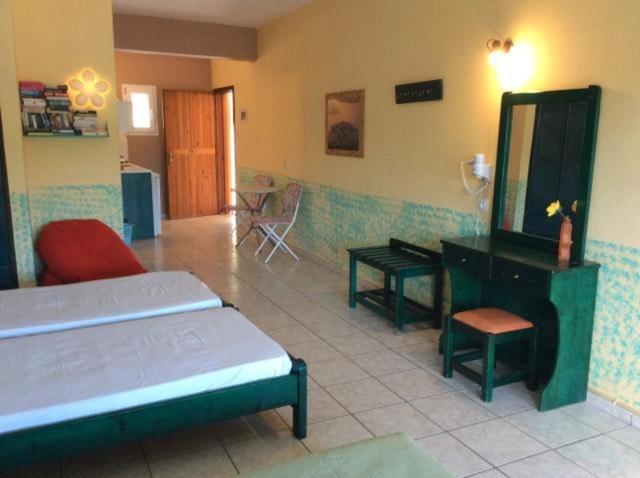 Nikos Victoria Hotel Skiathos Town Bagian luar foto