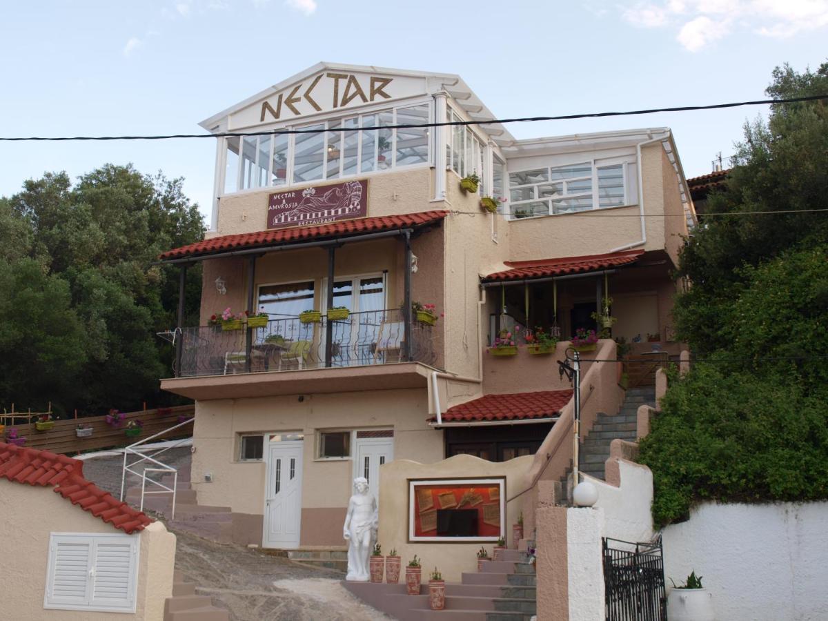 Nikos Victoria Hotel Skiathos Town Bagian luar foto