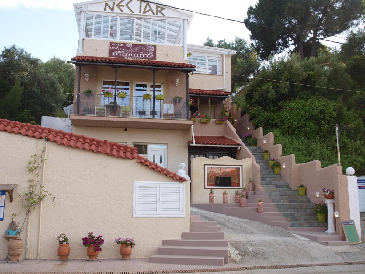 Nikos Victoria Hotel Skiathos Town Bagian luar foto